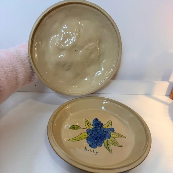 Vintage Handcrafted Ceramic Pie Dish with Lid - Tan and Blue - Picture 2 of 3